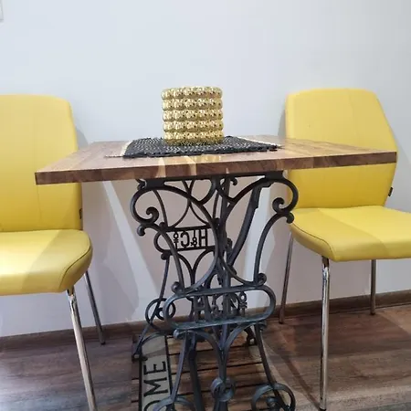 Retro Chic Apartment