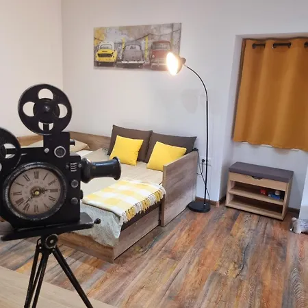 Retro Chic Apartment *